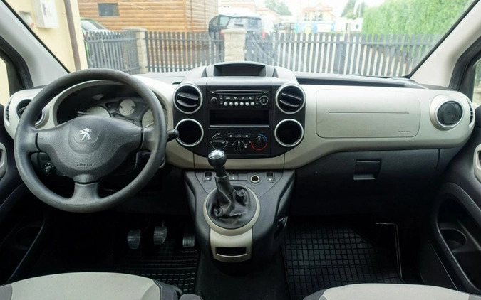 Peugeot Partner cena 25900 przebieg: 215000, rok produkcji 2013 z Pieńsk małe 121